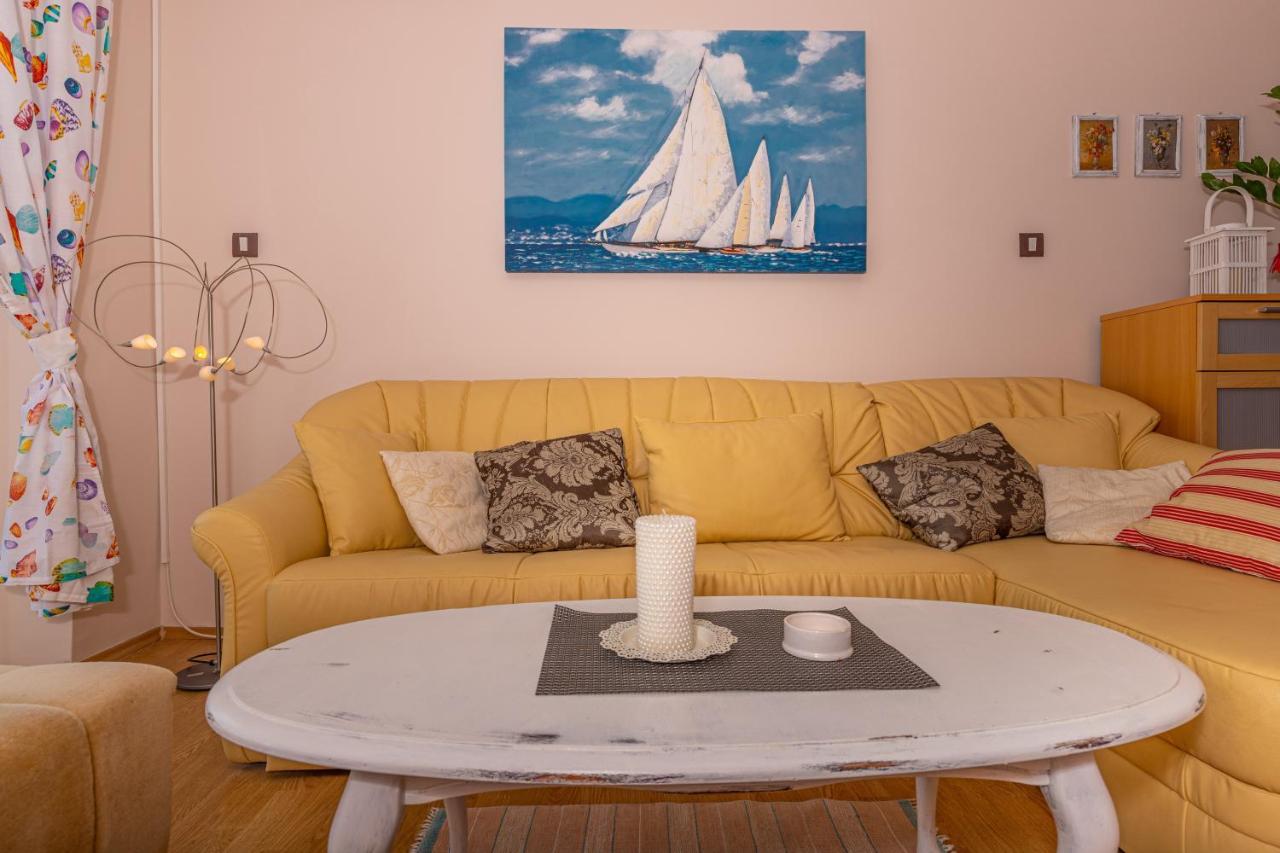 Apartmani Jasminka Dramalj Esterno foto
